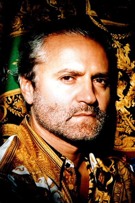 creador de versace|vida de gianni versace.